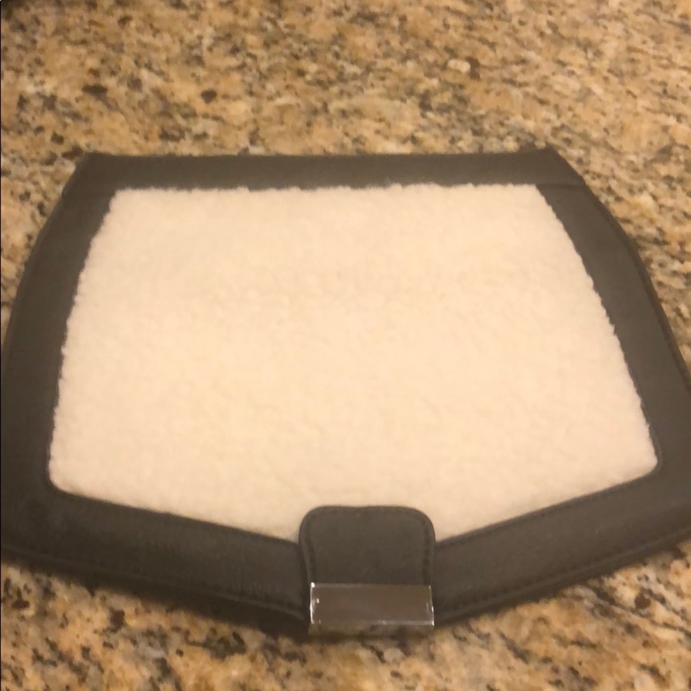 Magnolia and Vine Versa Flap